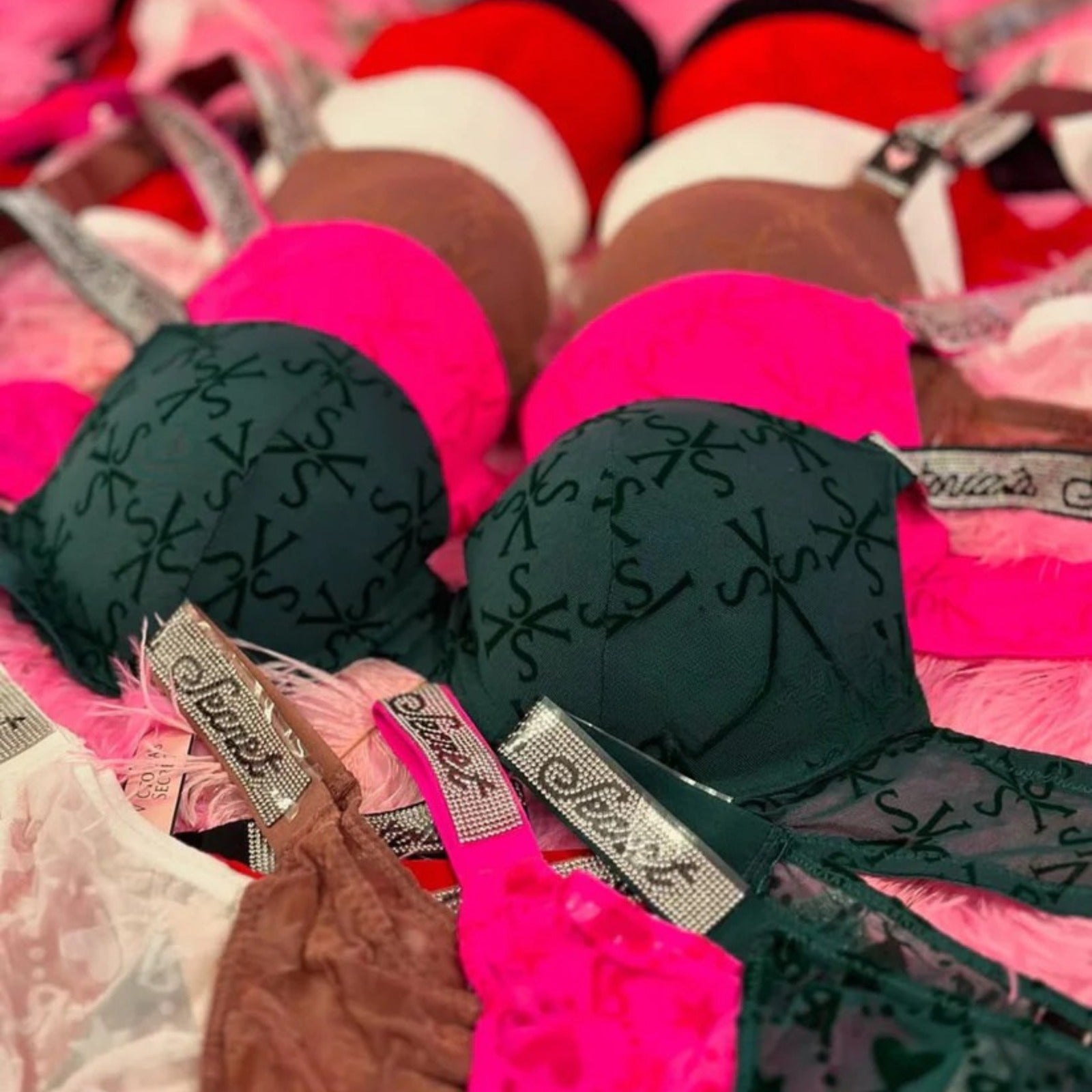 Victoria's Secret VS Pink