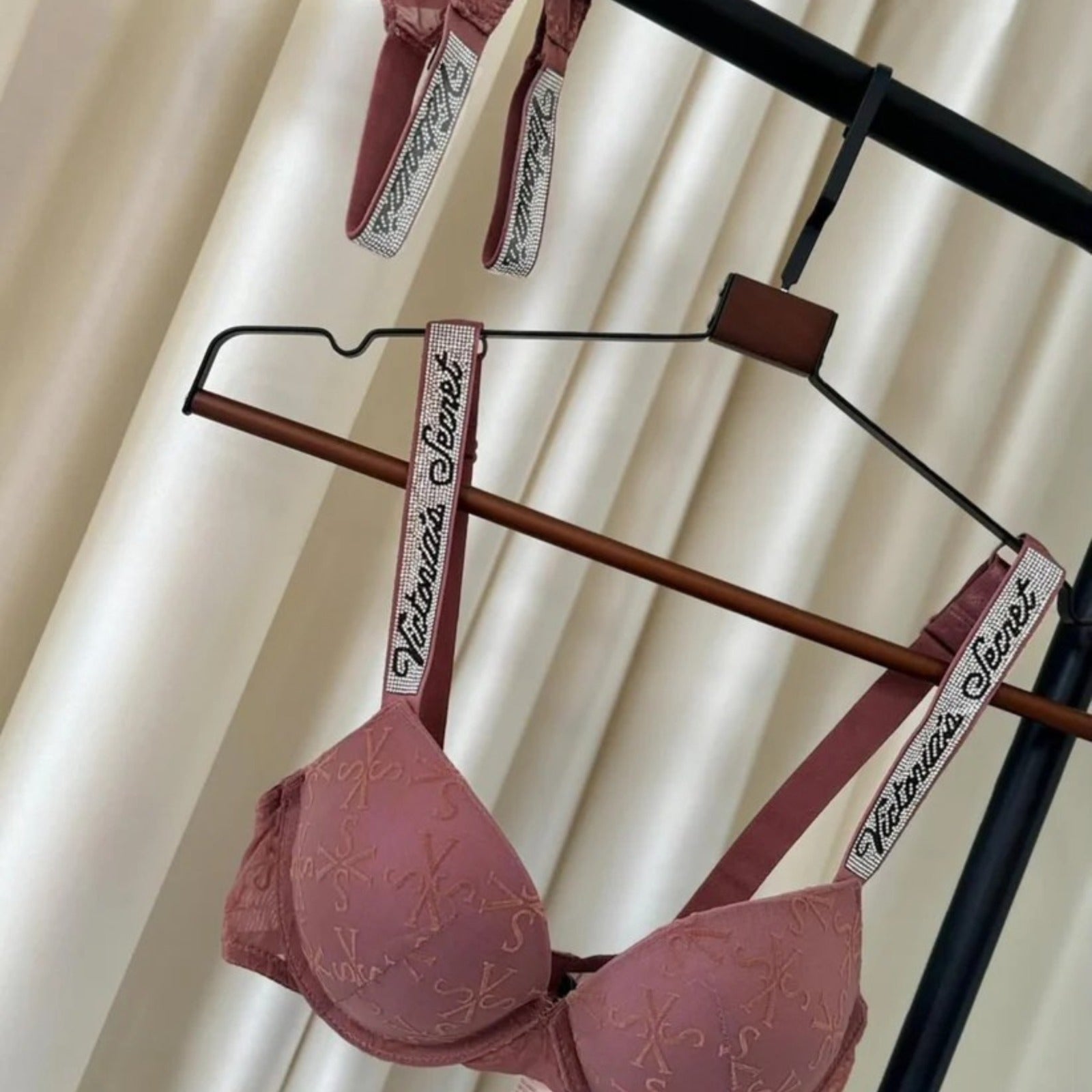 Victoria's Secret VS Pinkish